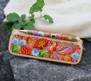 Ручка в деревянном пенале "Калина на светлом". Ручная роспись