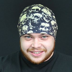 Прикольная шапка не только на Хеллоуин "Черепа"