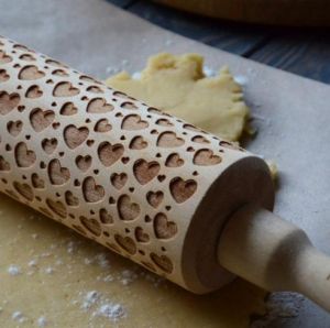 Деревянная скалка для печенья "Сердца"