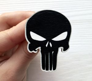 Значок из дерева. пин  "Каратель"