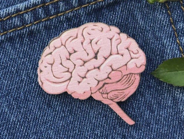 Деревянный значок "Мозг"