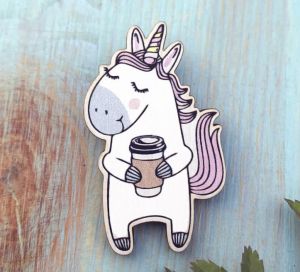 Мультяшный значок на одежду "Единорог с кофе"