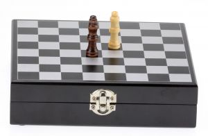 Винный набор с шахматами. 18 см