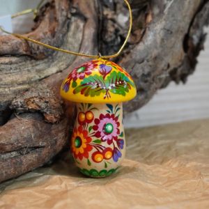 Елочная игрушка с петриковской росписью "Грибочек"