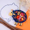 Елочная игрушка с Петриковской росписью "Овечка" цветы на синем
