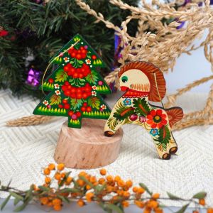 Набор елочных игрушек с Петриковской росписью " Елочка и лошадка"