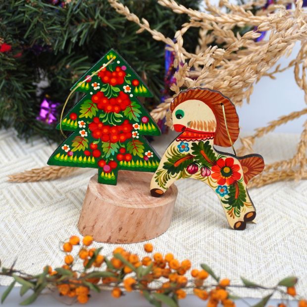 Набор елочных игрушек с Петриковской росписью " Елочка и лошадка"