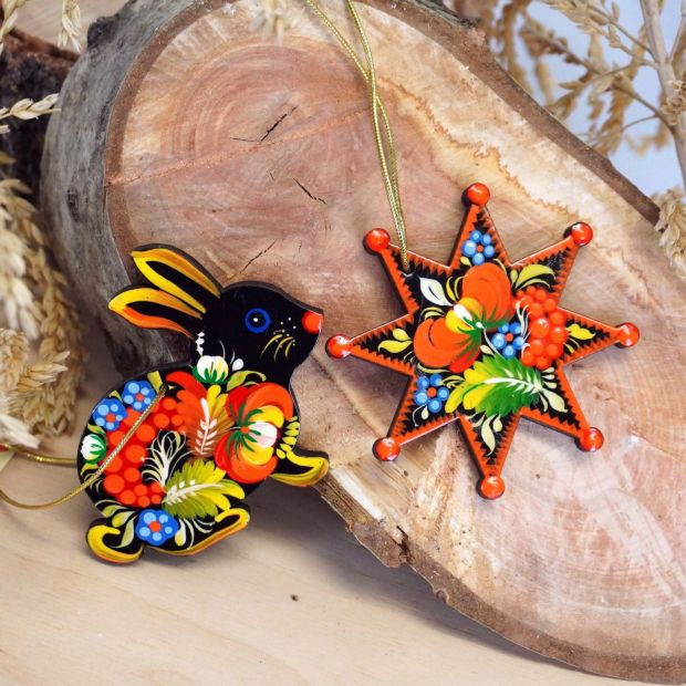 Набор елочных игрушек с Петриковской росписью "Рождественский зайчик"