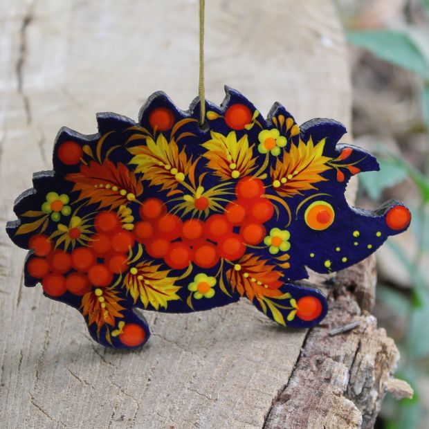 Елочная игрушка с Петриковской росписью "Ежик" калинка на синем