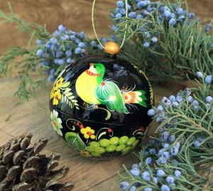 Елочный шар-шкатулка с Петриковской росписью 08