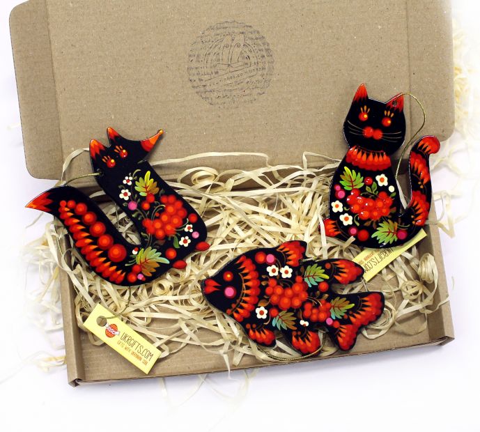 Набор елочных игрушек с Петриковской росписью. (18)