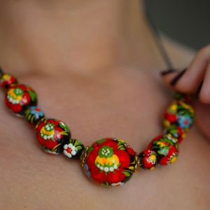 Бусы с Петриковской росписью Маки