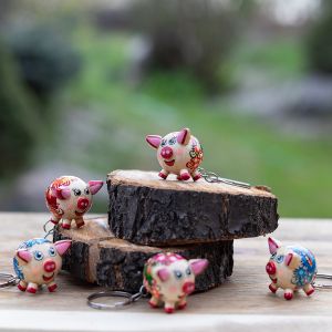 Брелок с Петриковской росписью "Свинка"