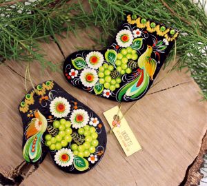 Набор елочных игрушек с Петриковской росписью "Варежка и сапожок" зеленый виноград