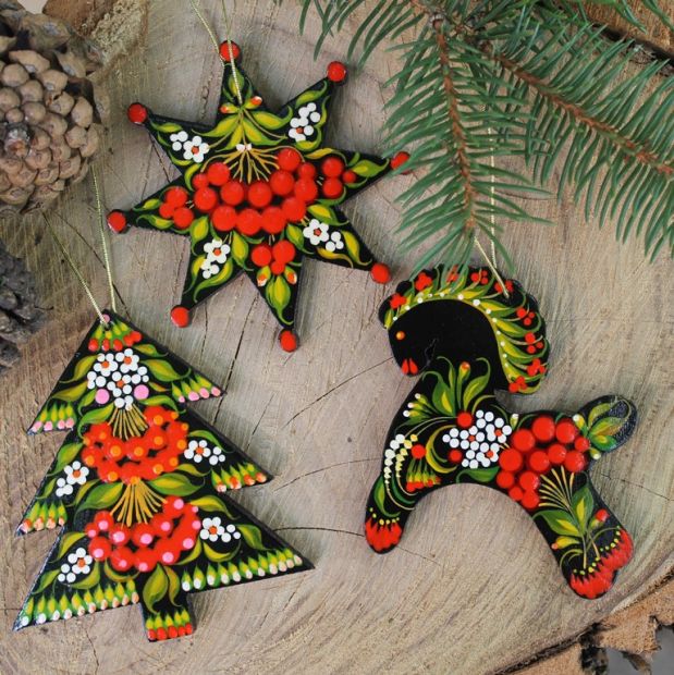 Набор елочных игрушек с Петриковской росписью "Три калинки"