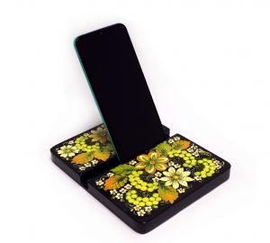 Деревянная подставка для гаджетов с Петриковской росписью "Зеленый виноград"