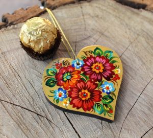 Елочная игрушка с Петриковской росписью "Сердце", цветы на золоте
