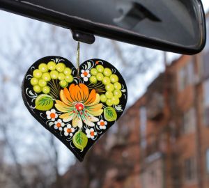 Подвеска сердце в авто "Цветок настроения"