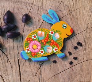 Магнитик на холодильник с Петриковской росписью "Зайка" (09)