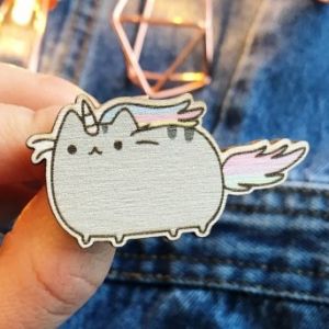 Значок из дерева. пин  "Кот Пушин Единорог"